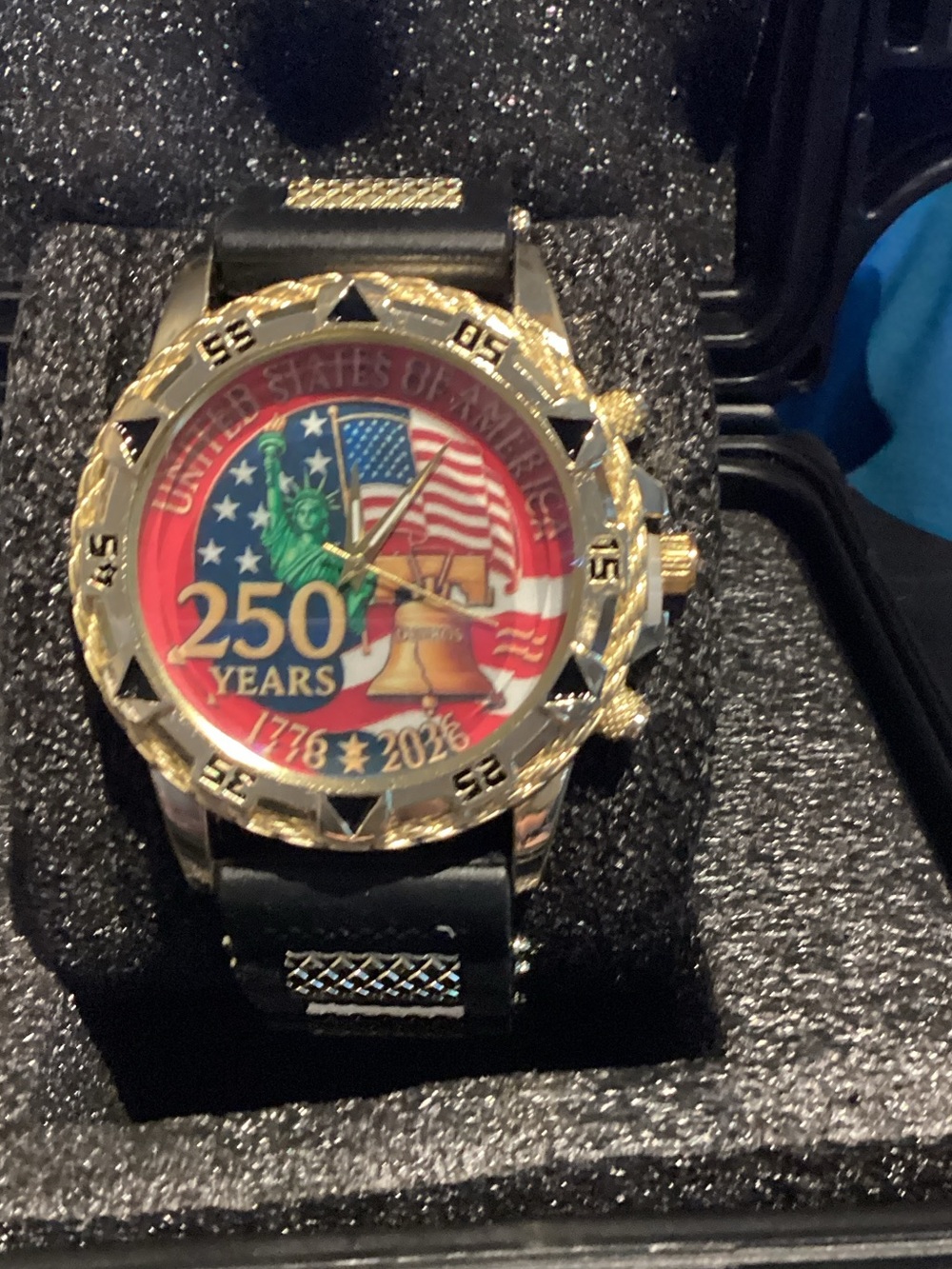 Commemorative Men's Watch — Red and Gold Patriotic Dial